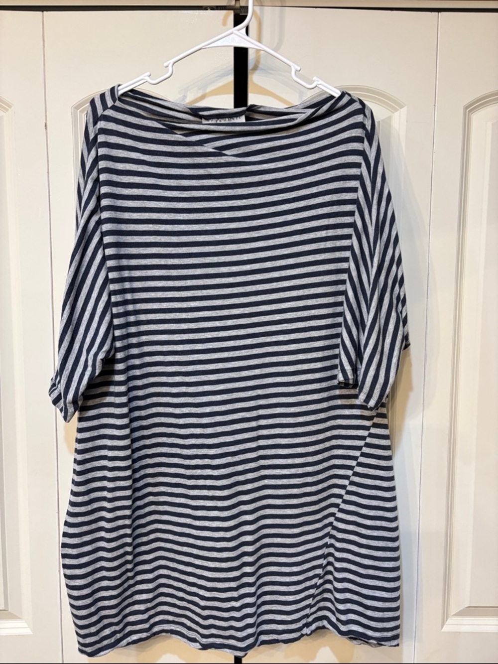 ***Bryn Walker 100% cotton size medium gray/blue elbow sleeve tunic